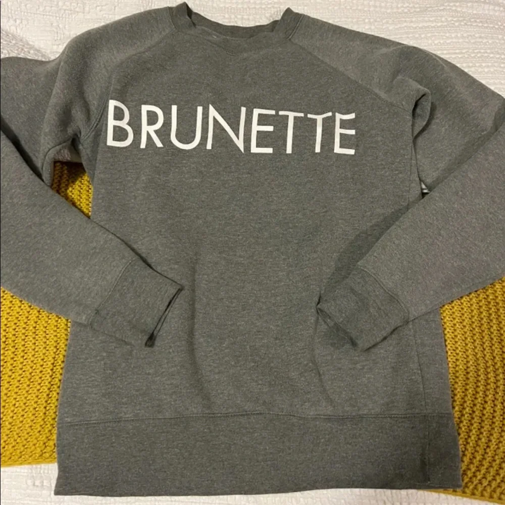 Brunette sweater - Picture 1 of 1